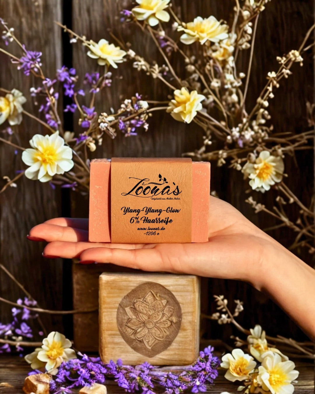 Loona’s Ylang Ylang Glow Haarseife mit 6 % Überfettung – pflegende Naturseife für trockene Längen und Frizz